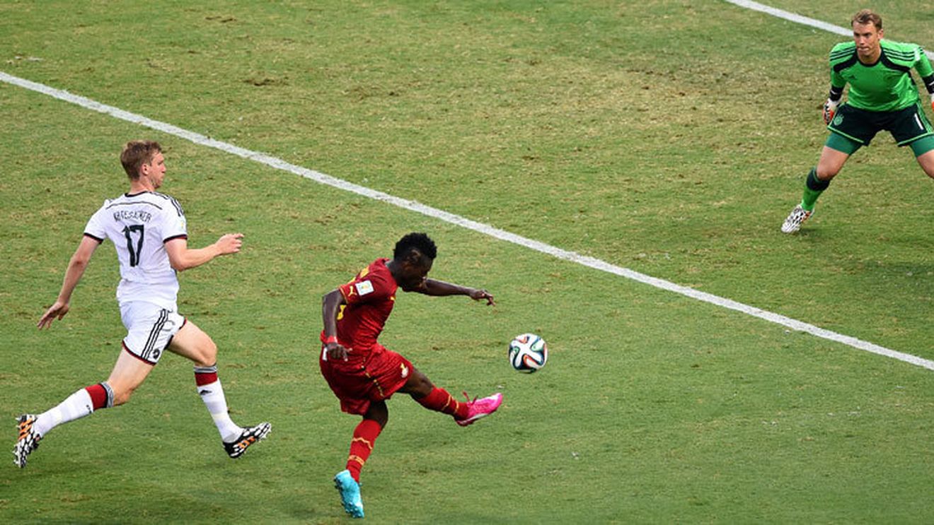 Van Nistelrooy e de părere că Asamoah Gyan ar trebui să-și regândească viața: "Ce caută în Emirate?"