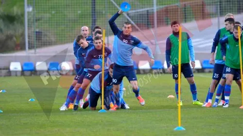 FOTO: Reghe a adus la Steaua arta de a munci din greu cu zâmbetul pe buze!** Tehnicianul și-a surprins iar elevii. Popa, dezavantajat: „N-ajunge la vârful bățului” :)