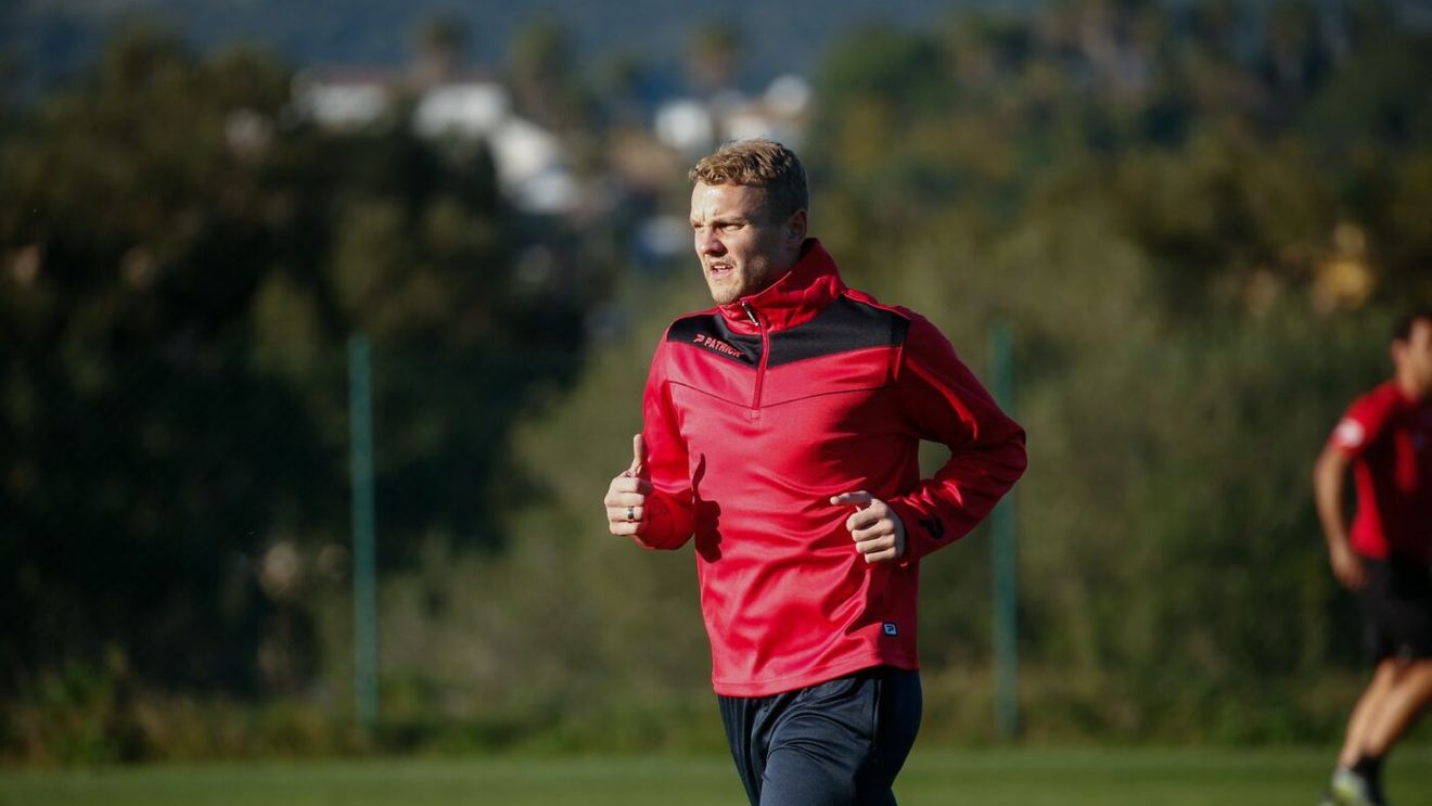 A jucat la Rapid București, dar s-a apucat de o afacere care nu are nicio legătură cu fotbalul, după ce s-a lăsat, și vrea să devină paramedic