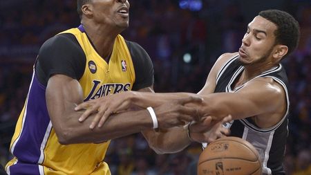 Umiliți! Lakers, eliminată de Spurs fără să câștige vreun meci!