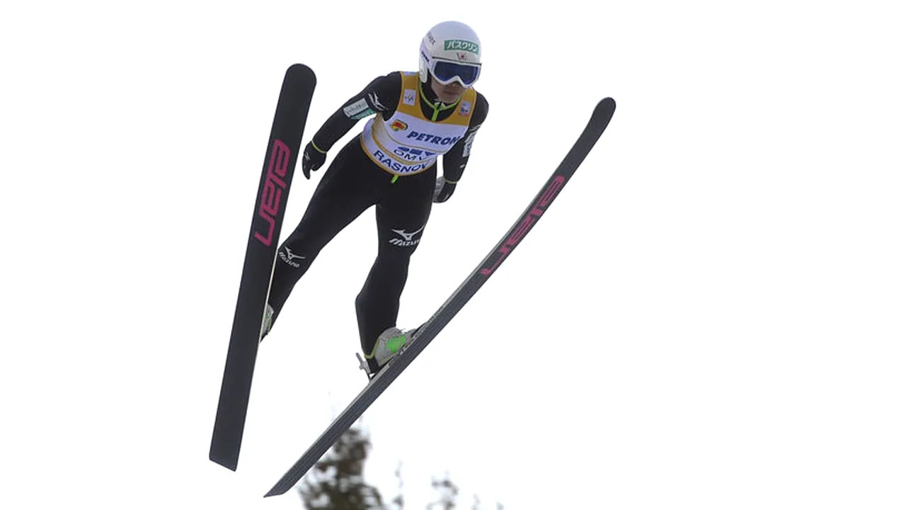 Spectacol la Râșnov. Japoneza Takanashi, primul loc la etapa întâi de Cupă Mondială de sărituri cu schiurile desfășurată în România 