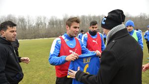 GALERIE FOTO - Vlad Radu, juniorul de la Petrolul bolnav de cancer, și-a întâlnit idolii: "Păcat că îi întâlnesc bolnav"