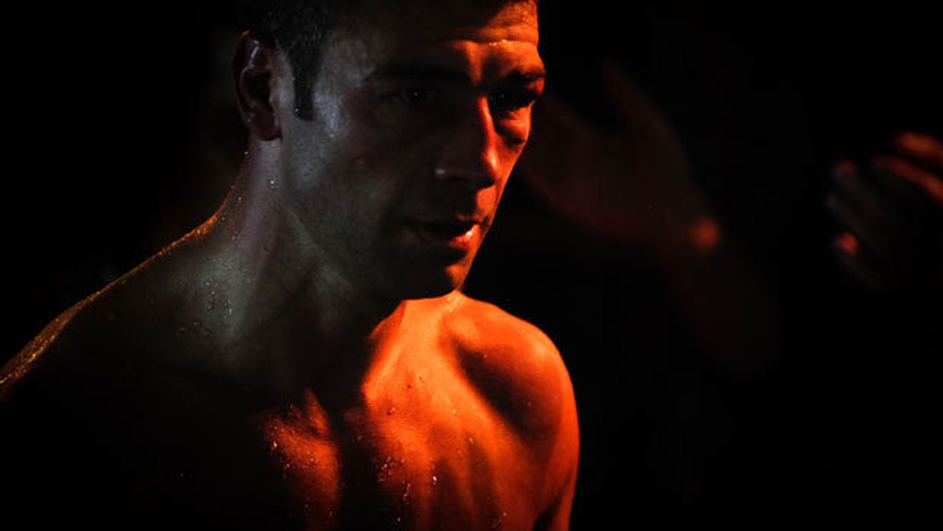 Editorial impresionant, la retragerea lui Lucian Bute: "Și câte nu i-au venit în minte..." Sandu Enciu scrie despre pugilistul plecat din sala cu saci prăfuiți 