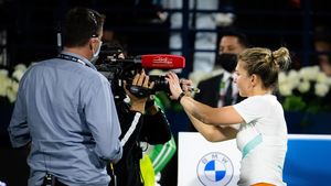 Prima reacție a Simonei Halep după calificarea în semifinale la Dubai: „Asta am avut în minte!" Cum a destabilizat-o pe Ons Jabeur