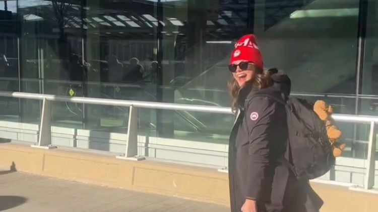 JO CORTINA MILANO 2026 Reacția unei jurnaliste din SUA la Jocurile Olimpice când a văzut o cișmea publică pe străzile din Milano: „Mai trebuie să exersez”