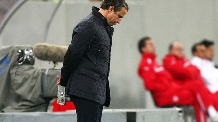 EXCLUSIV: Se aștepta să fie titular după eșecul cu Stuttgart, dar Reghe l-a exclus din lot pentru meciul cu FC Brașov.** A fost preferat un puști de 17 ani în locul său