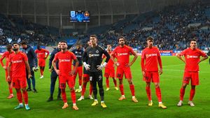 Ce nu s-a văzut la TV în derby-ul Universitatea Craiova - FCSB! L-am descoperit pe „Ronaldo din Bănie” + gestul fanilor roș-albaștri la finalul meciului față de Mirel Rădoi | SPECIAL