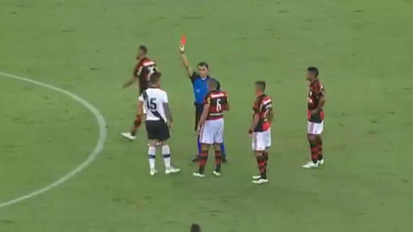 "Ă‚sta e record mondial!" VIDEO GENIAL | În câte secunde a eliminat acest arbitru 4 jucători