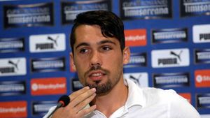 Povestea lui ”Walter” Găman, cel mai nou transfer al Universităţii Craiova! A debutat la fostul club al lui Mititelu la 17 ani, a fost una dintre „dezlegările” lui Piţurcă, iar neamţul Daum l-a folosit mijlocaş la naţională   