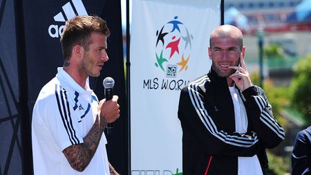 Zidane trebuia să participe la meciul caritabil organizat de Beckham, dar a renunțat după tragedia care a lovit Franța: "A fost lovit puternic"