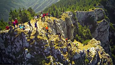 Cel mai grav accident din istoria concursurilor de alergare din România: doi sportivi au murit la Maratonul Piatra Craiului după ce au căzut într-o prăpastie de 70 de metri. Cum a fost posibilă tragedia | HARTA traseului