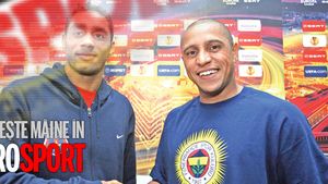 Ce și-au spus Bănel Nicoliță și Roberto Carlos,** înainte de Steaua-Fener?