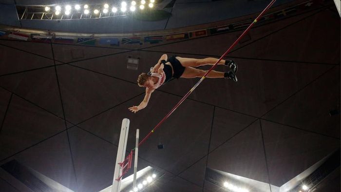 La 21 de ani, canadianul Barber este noul campion mondial la săritura cu prăjina. Marele favorit, Lavillenie rămâne în continuare fără singurul titlu care îi lipsește
