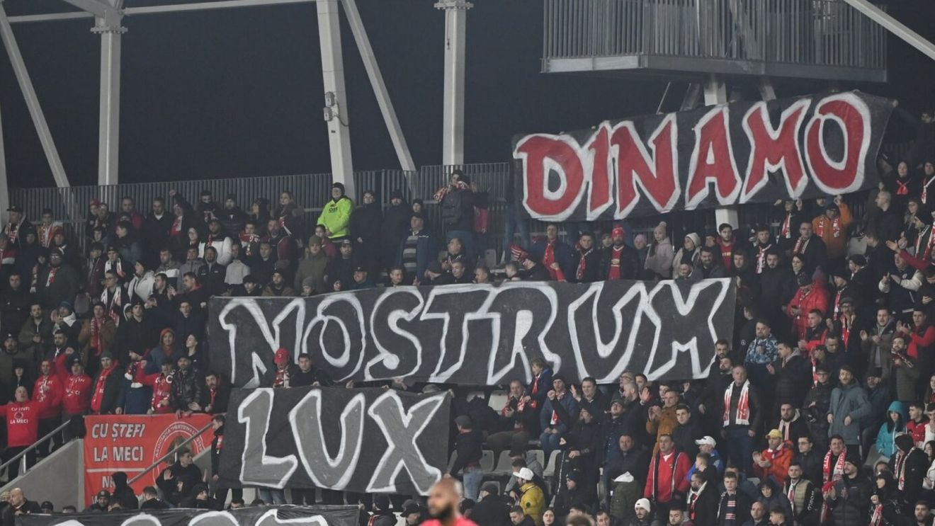 Fanii lui Dinamo, scenografie în 3 acte la meciul cu Hermannstadt! „Câinii” au făcut un spectacol grandios. FOTO