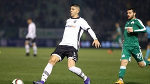 Becali a anunțat numele jucătorului care vine de la PAOK în schimbul lui Varela. Tade e OUT: "Am terminat cu el"