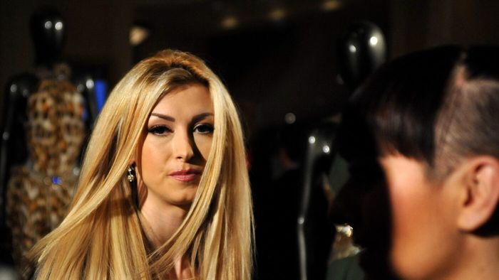 Andreea Bălan şi-a înfăşurat şarpele de gât. Imaginile care le-au tăiat respirația fanilor iubitei lui Victor Cornea