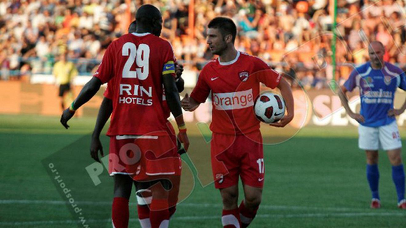 N'Doye: "Mai rămân mult timp la Dinamo"/ **Andrei Cristea: "Ar putea fi ultmimul meci în tricoul alb-roșu"