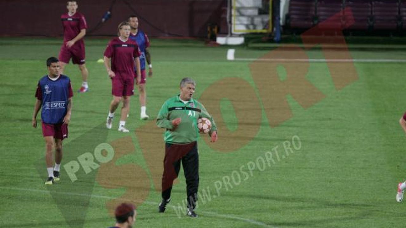 Ferguson se teme de "spionaj", Andone joacă cu cărțile pe față!** FOTO Antrenamentul CFR-ului înaintea "șocului" cu Manchester United