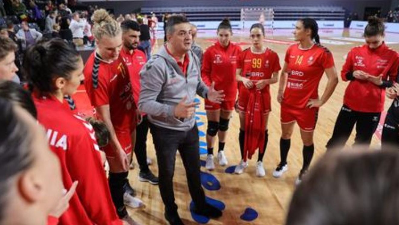 Florentin Pera așteaptă prelungirea angajamentului! Ce face Constantin Din? Ședința Comisiei Tehnice, amânată inițial, s-a desfășurat fără jumătate dintre antrenorii principali din Liga Florilor. EXCLUSIV