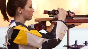 Fata cu pușca de AUR. Laura Ilie, primul titlu suprem al României la Universiada de la Gwangju 