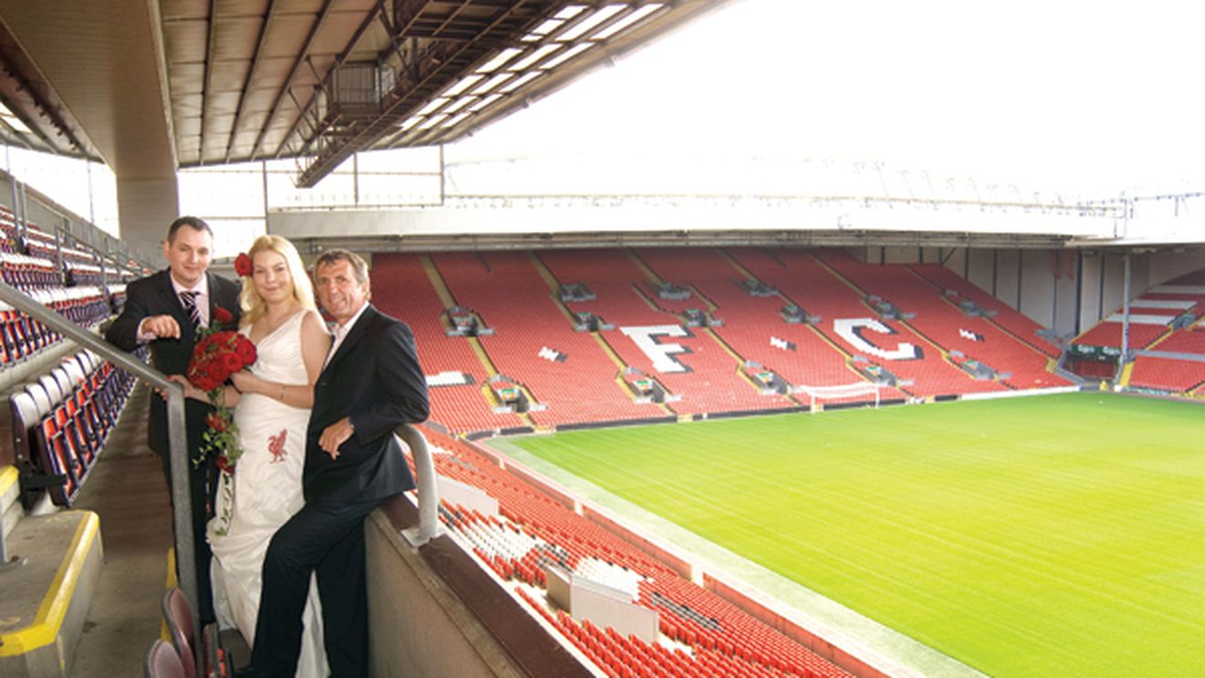Nuntă pe "Anfield"