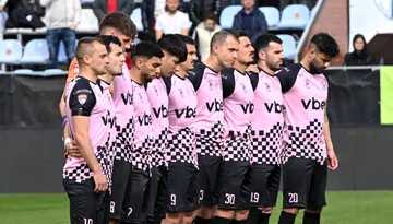 S-a rupt lanțul de iubire la Corvinul? Câștigarea Cupei, prezența în Europa sau parcursul din acest sezon par șterse cu buretele după doar două eșecuri. Primarul Dan Bobouțanu: ”Salariile și primele, blocate!”