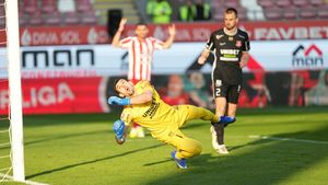 Autogolul din Superliga va face înconjurul lumii! Comentatorii au rămas mască: „E incredibil aşa ceva!”