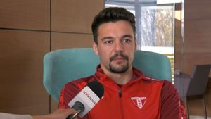 Adrian Petre lucrează cu un mental coach pentru a reveni la forma prin care a impresionat: „După experiența FCSB, aveam nevoie!”. Ce spune despre Gigi Becali și despre EURO U21 | VIDEO EXCLUSIV