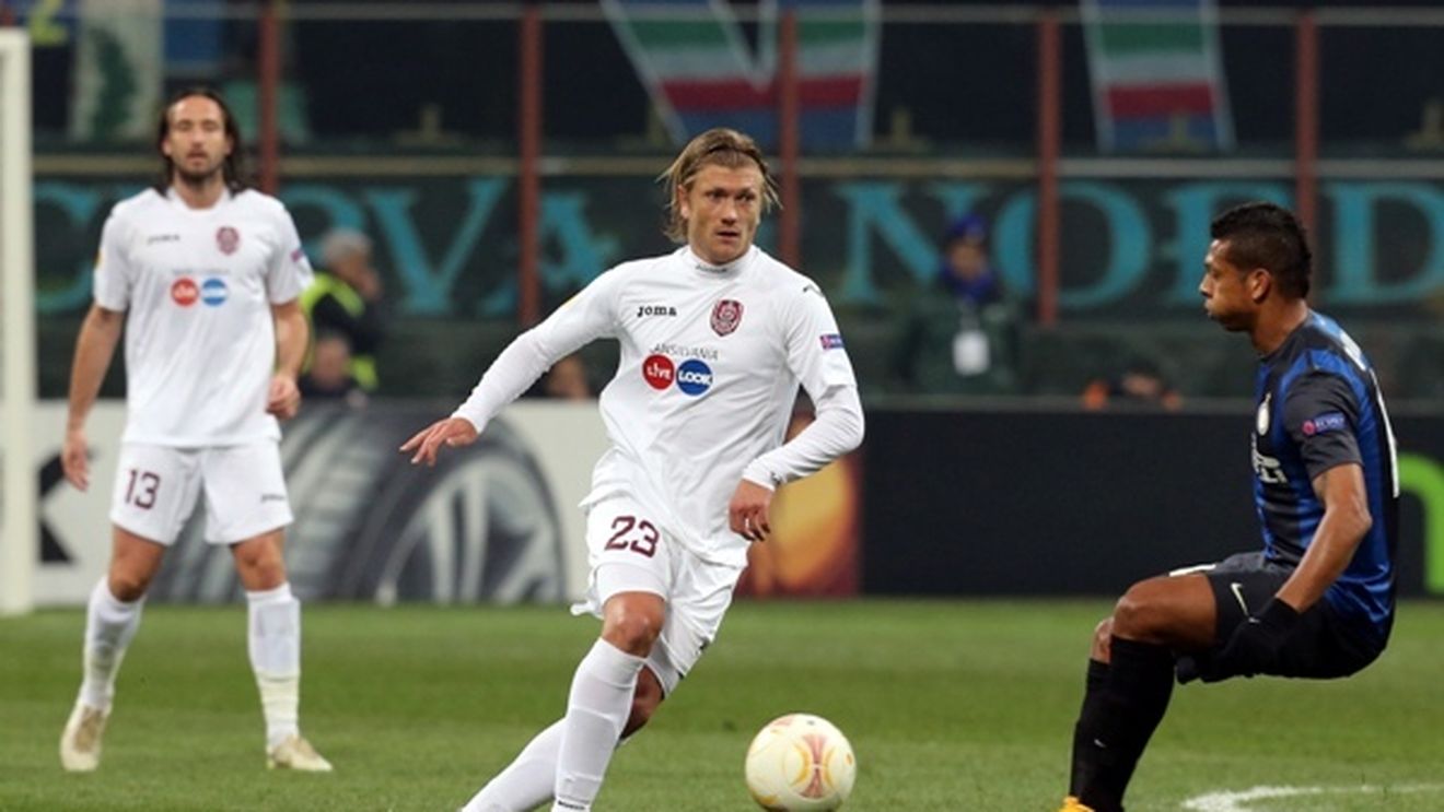 Godemeche: "Dacă înscriem primii la Cluj, putem reveni"** Mesajul pentru Milito după ce argentinianul a căzut ca "secerat" de lângă el