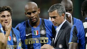 Ianis Zicu a povestit un episod care spune multe despre "The Special One": "Maicon venea beat la antrenament în fiecare zi de luni. Știți ce a făcut Jose Mourinho!?" Soluția "marcă înregistrată" găsită de portughez