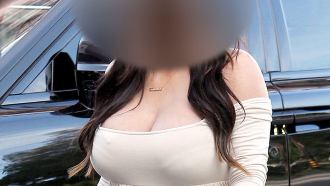 FOTO Kim Kardashian s-a îngrășat foarte mult din cauza sarcinii