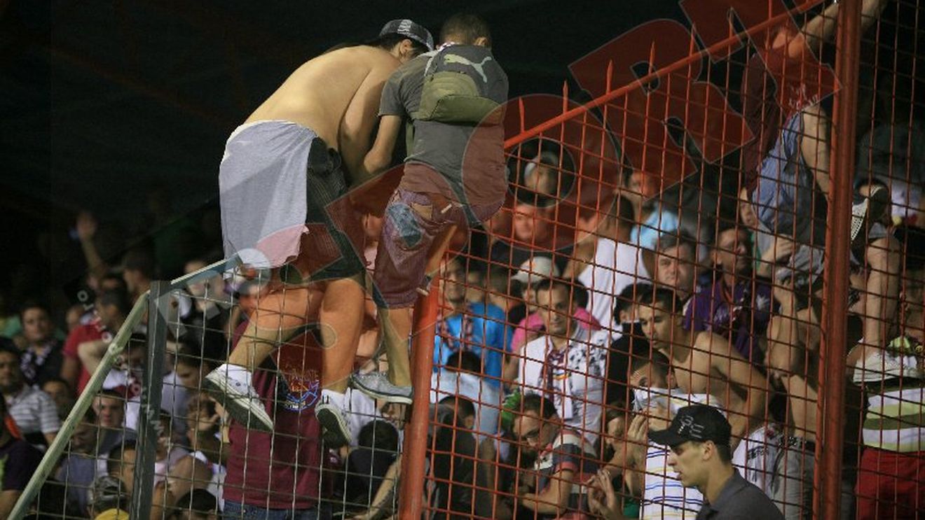 FOTO **Incindente la Ploiești! Giuleștenii au sărit la bătaie!