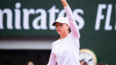 Imaginile cu „stânca” Iga Swiatek, liderul WTA, în timp ce plânge au mişcat-o pe rivala ei, Aryna Sabalenka. Bielorusa, recunoscută pentru sângele ei rece pentru că a jucat la scurt timp după ce a aflat că iubitul ei milionar s-a sinucis, dă verdictul: "Făceam la fel şi eu"