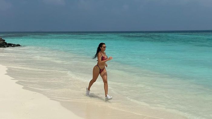 Georgina Rodriguez, imagini fără inhibiții în Maldive! Iubita lui Cristiano Ronaldo a făcut impresie în costum de baie. GALERIE FOTO