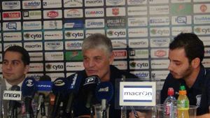 Andone, prezentat oficial la Apollon Limassol: "Titlul e principalul obiectiv"