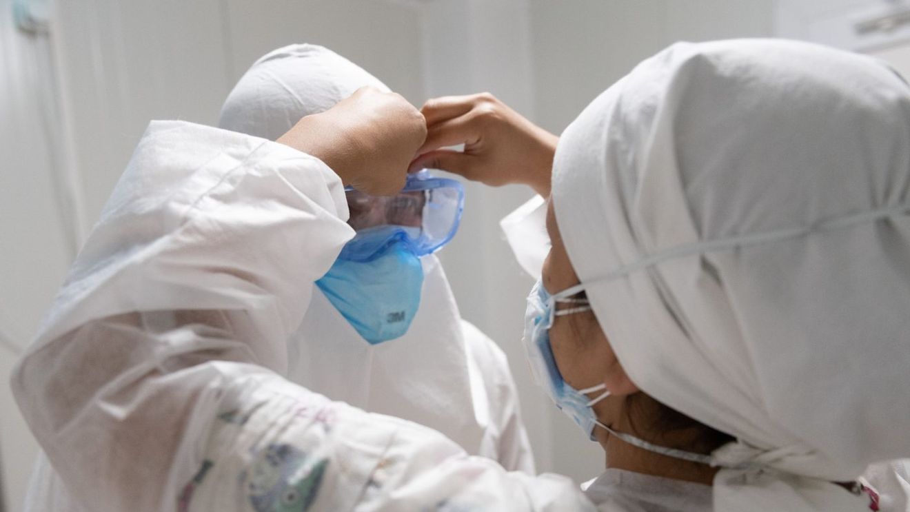 Pandemia de coronavirus este pe cale să facă prăpăd în România! Unii oameni nu mai țin cont de nimic: „Vin, ne anunță că sunt cu covid și pleacă! Ne amenință că ne dau în judecată. Suntem la limită!”