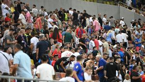 Fanii FCSB l-au distrus pe Gigi Becali: „A băgat sute de milioane de euro în buzunare” / „Becali Iuda” / „Plătește pentru ce i-a făcut lui Călin Georgescu”