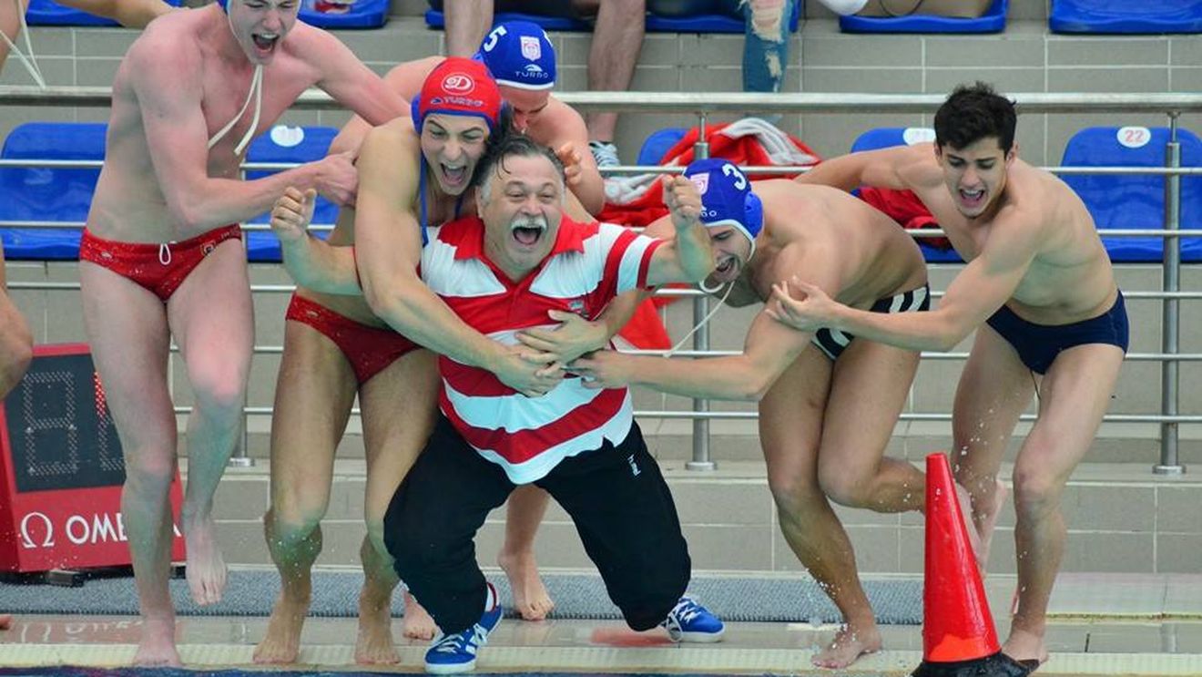 Antrenor la apă! Poloiștii de la Dinamo București, campioni naționali la juniori I 