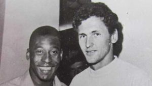 Emeric Dembrovszki, la borna 75! Povestea fabuloasă a fostului fotbalist cu statuie și nume scris incorect decenii la rând: „Mircea Lucescu mi-a spus clar”