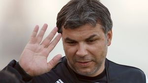 Olăroiu: "Dică trebuie să plece de la Steaua"