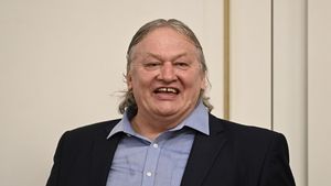 Dănuț Lupu îl ironizează pe Adrian Dorobanțu după dezvăluirile făcute de fotbalistul lui CS Dinamo pentru ProSport. „Râdeau ăia de la IML de el!”