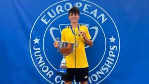Șocul anului în tenisul românesc! Sponsorizat de Ion Țiriac și comparat cu Ilie Năstase, puștiul minune al României va reprezenta altă țară: „De acum mă antrenez la Paris”
