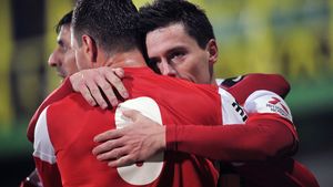 "Câinii" îi dau peste nas lui Becali!** REACȚIA dinamoviștilor după ce Gigi a spus că Steaua va fi pe primul loc de Paști