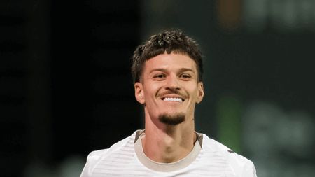 Suporterii lui PSV au reacționat după ce Dennis Man a dat pasa la golul victoriei: „I-a pus-o pe un platou de argint!”