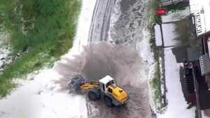 Ice Age în Turul Franței 2019! Egan Bernal a devenit noul lider, într-o zi memorabilă, în care etapa a fost oprită brusc, după 89 de kilometri. Imaginile apocaliptice