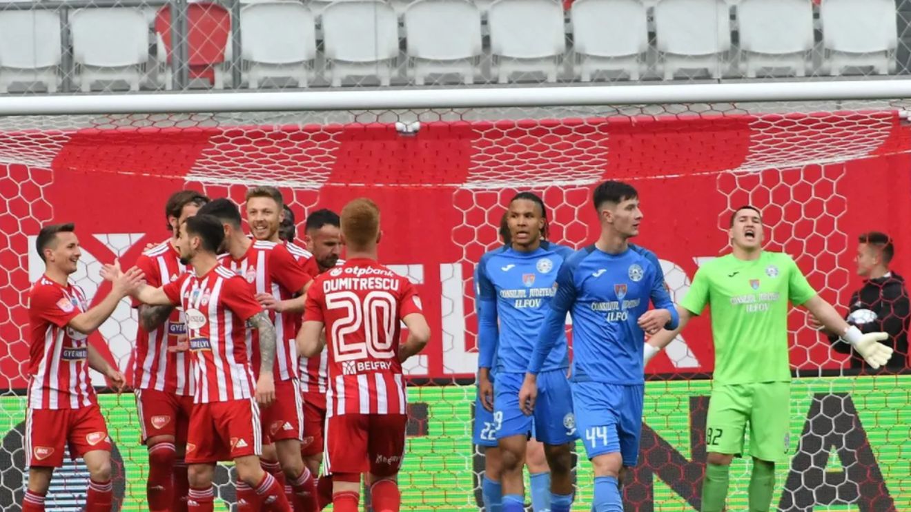 Cum arată „prăduirea” unui club de fotbal din Liga 1, care anul trecut era în play-off! Ce au ajuns să facă femeile de serviciu pentru banii pe care îi mai primesc! | EXCLUSIV