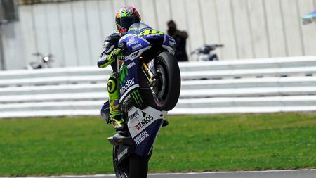 Valentino Rossi s-a întors! "Il Dottore" a câștigat GP-ul de la Misano, cursă în care Marc Marquez a căzut. Nou record mondial pentru italian: 5000 de puncte la toate clasele