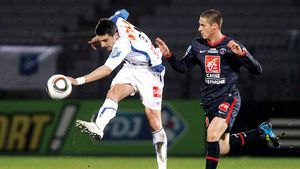 Daniel Niculae titular**, Auxerre trece la scor de Lorient!
