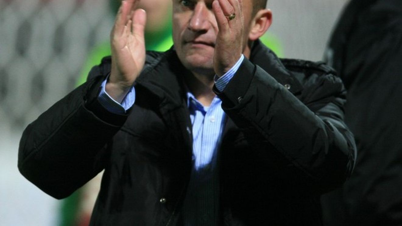 Dorinel, fără susținători la Cluj! **"Oriunde ai fost ai trădat! Te aștepți să fii aplaudat?"