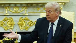 Fără precedent! Ce a făcut Donald Trump nu s-a mai întâmplat în istorie, iar un expert politic trage semnalul de alarmă